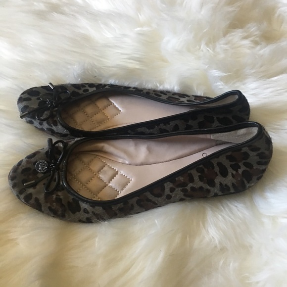 Vince Camuto leaopard real fur flats - Picture 4 of 8